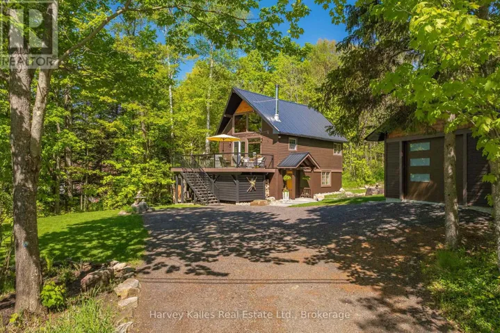 157 CHALET CRESCENT, Huntsville (Chaffey), Ontario P1H1A8
