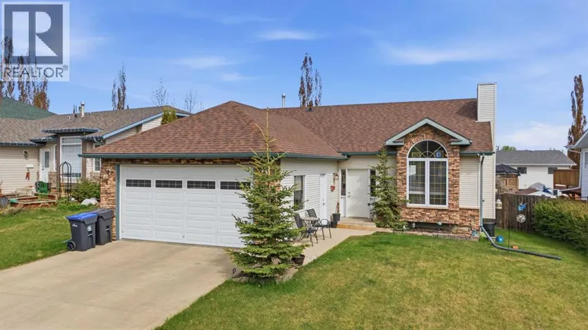 16 Peterson Way, Sylvan Lake, Alberta T4S1W8