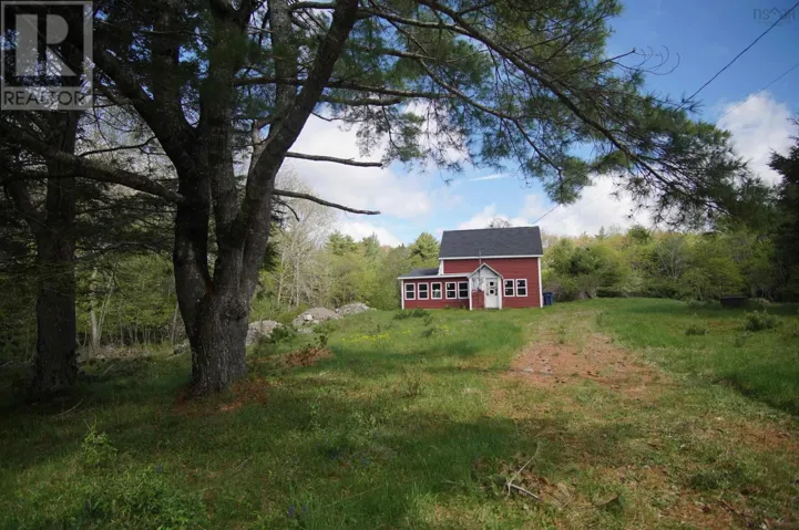 94 Transvaal Street, Shelburne, Nova Scotia B0T1W0