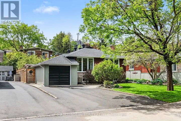 1456 LEPAGE AVENUE, Ottawa, Ontario K1Z8C9