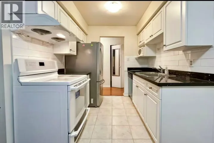 2F 836 TWELFTH STREET, New Westminster, British Columbia V3M4K3