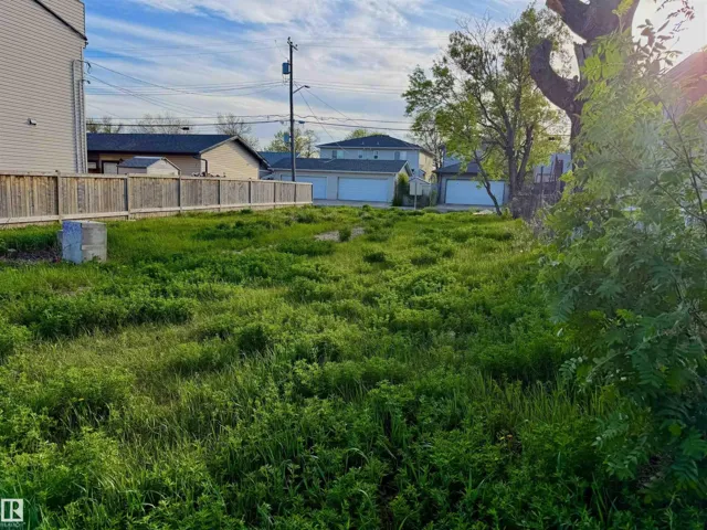 11640 80 ST NW, Edmonton, Alberta T5H1E8