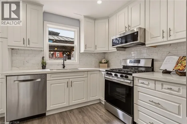 14 MARS Avenue, Hamilton, Ontario L8L3V8