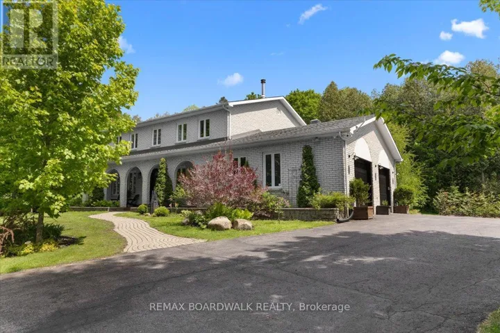 8128 MILES CRESCENT, Ottawa, Ontario K0A2P0