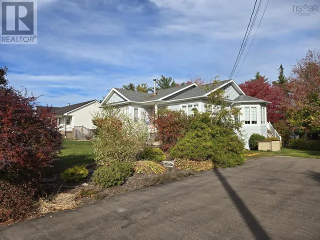 40 Silverwood Dr., Valley, Nova Scotia B2N6Y6