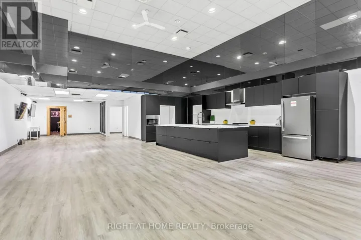 4872 VICTORIA AVENUE, Niagara Falls (Downtown), Ontario L2E4C5