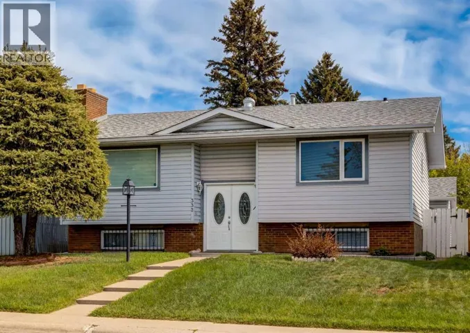 332 Pinemont Road NE, Calgary, Alberta T1Y1V7