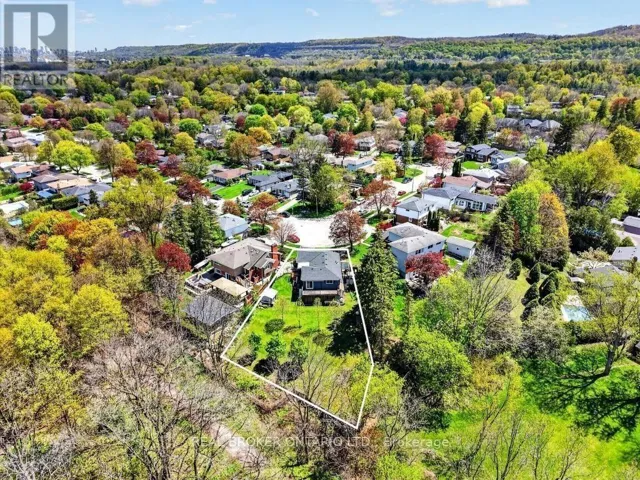 55 SUNRISE CRESCENT, Hamilton (Dundas), Ontario L9H3S1
