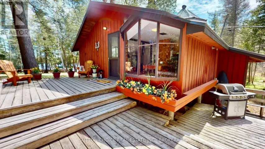 104 HEMLOCK ISLAND, East Ferris, Ontario P0H1K0