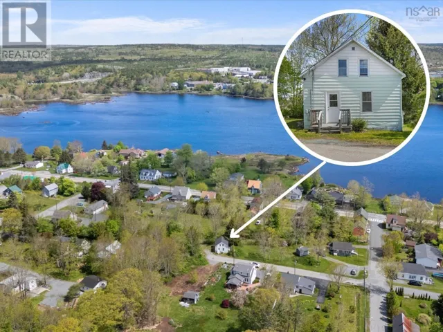 84 Lawrence Street, Liverpool, Nova Scotia B0T1K0