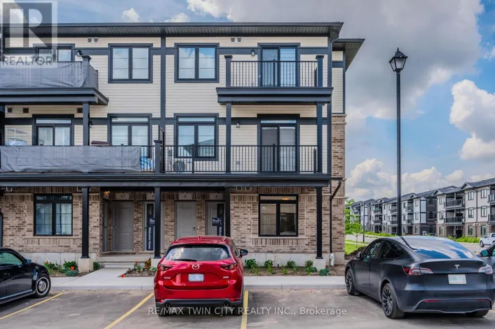 39 LOMOND LANE, Kitchener, Ontario N2R0T6