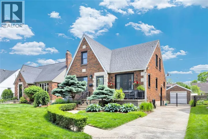 2005 AMIENS AVENUE, Windsor, Ontario N8W1T3