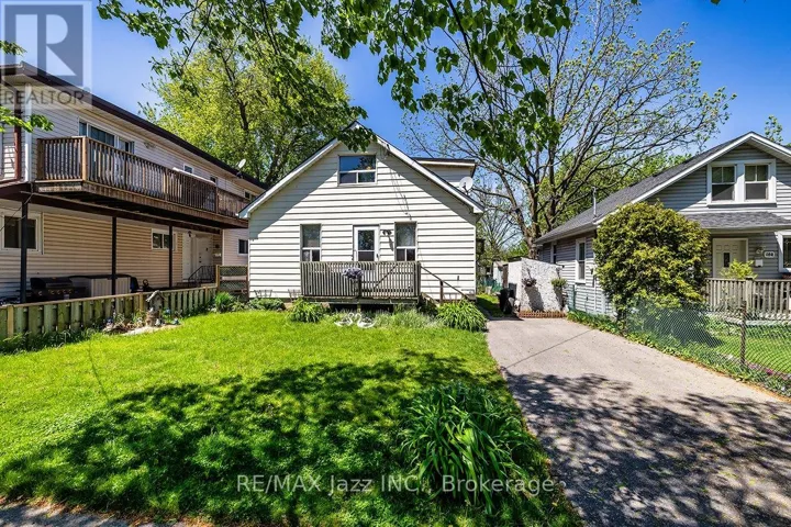162 COLLEGE AVENUE, Oshawa (Vanier), Ontario L1J1R4