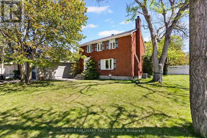 824 BYRON AVENUE, Ottawa, Ontario K2A0H7