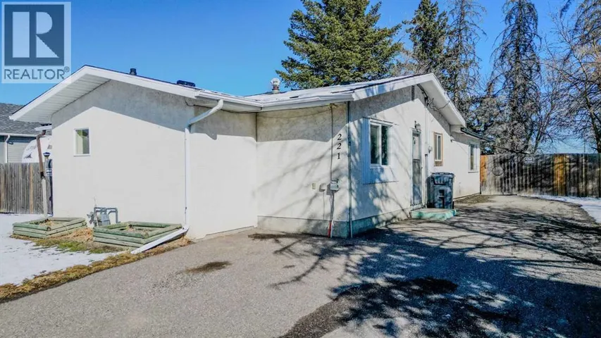 221 N 250 E, Raymond, Alberta T0K2S0