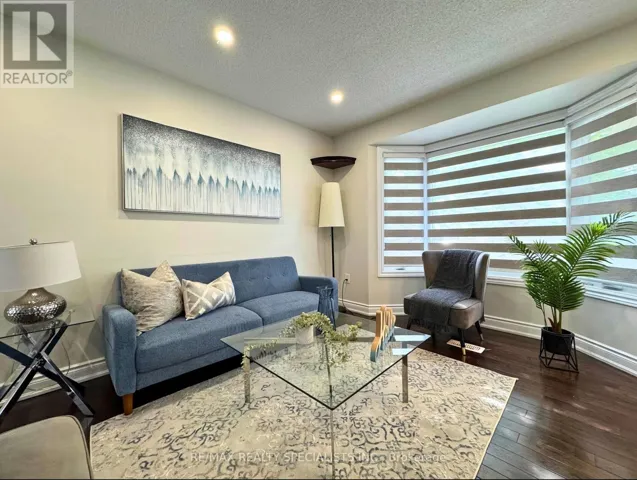 22 CLAYBORNE AVENUE, Brampton (Fletcher's Meadow), Ontario L7A1N8