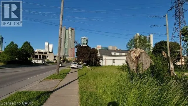 5668 DUNN Street, Niagara Falls, Ontario L2G2N7