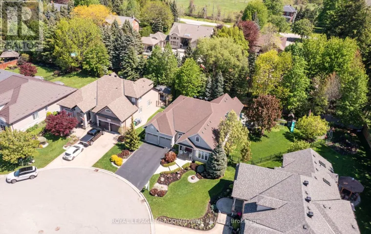 21 TRISTAN COURT, Brampton (Bram West), Ontario L6Y5S2