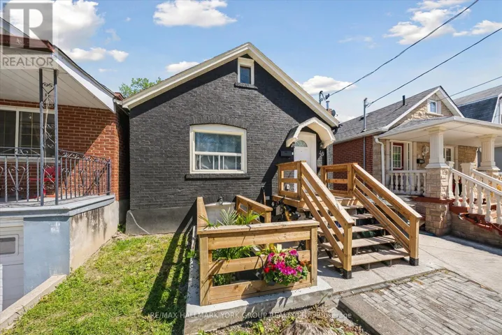 49 CORDELLA AVENUE, Toronto (Rockcliffe-Smythe), Ontario M6N2J7