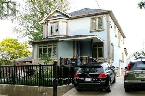 11 BENWAY DRIVE, Toronto (Rexdale-Kipling), Ontario M9W1Z2
