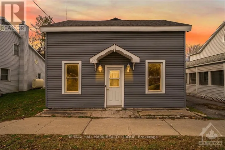 86 GEORGE STREET, Lanark Highlands, Ontario K0G1K0