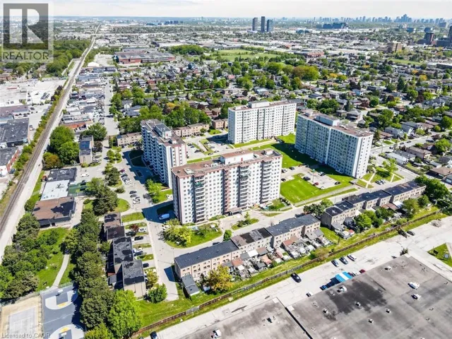 50 LOTHERTON Pathway Unit# 703, North York, Ontario M6B2G7