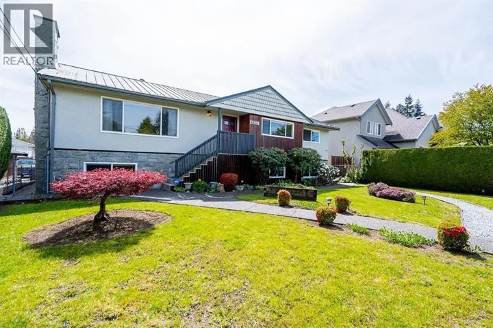 6830 CURTIS STREET, Burnaby, British Columbia V5B2B1