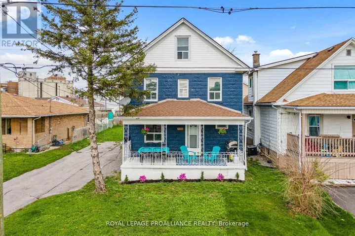 UPPER - 5654 DESSON AVENUE, Niagara Falls (Clifton Hill), Ontario L2G3T2