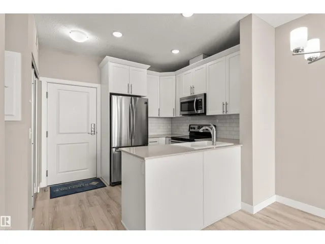 #412 12804 140 AV NW, Edmonton, Alberta T6V0M3