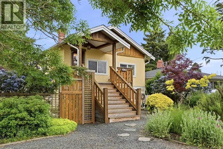 3130 Kingsley St, Saanich, British Columbia V8P4J4