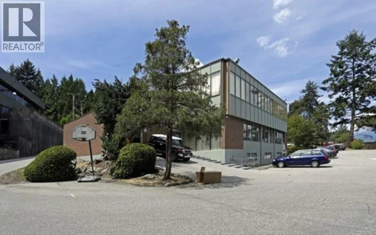100 3876 NORLAND AVENUE, Burnaby, British Columbia V5G4T9