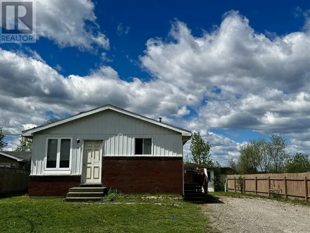 12 LAUZON CRES, ELLIOT LAKE, Ontario P5A1J1