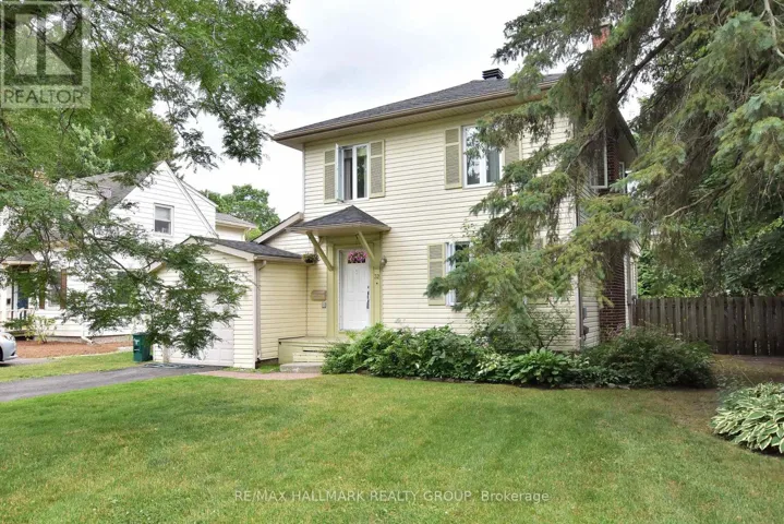32 ARUNDEL AVENUE, Ottawa, Ontario K1K0B6