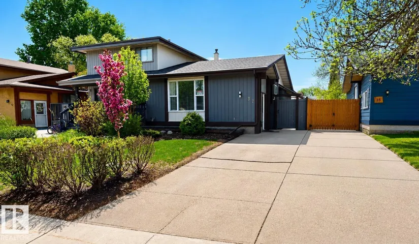 37 WOODBINE CT, Sherwood Park, Alberta T8A4B1