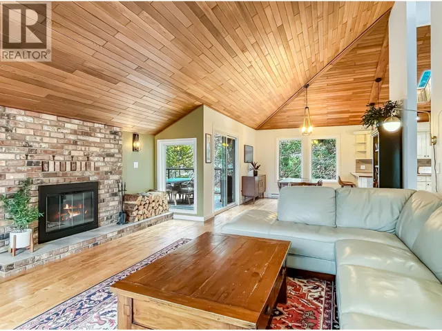 442 Clifton Road N, Kelowna, British Columbia V1V1H1