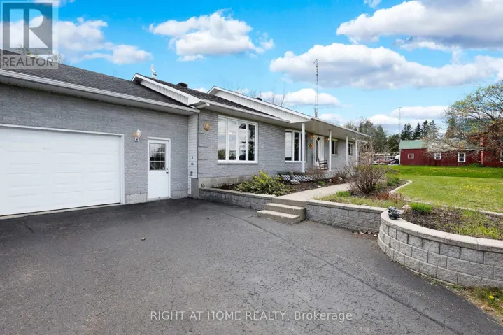 902 RUE ELIZABETH STREET, Alfred and Plantagenet, Ontario K0B1C0
