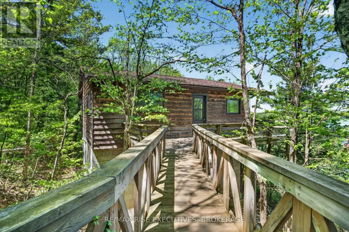 956 RODDICK LANE, Leeds and the Thousand Islands, Ontario K0E1N0