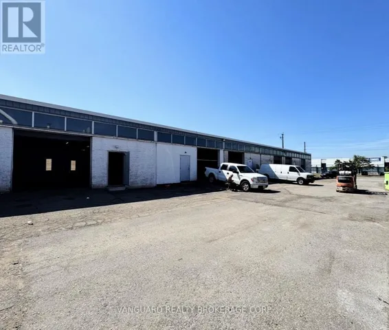 393 SIGNET DRIVE, Toronto (Humber Summit), Ontario M9L1V3