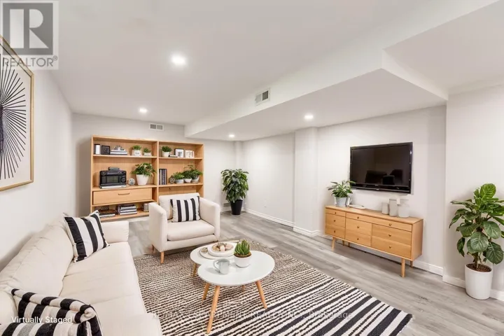 2 - 927 TEAL DRIVE, Burlington (LaSalle), Ontario L7T2Y9