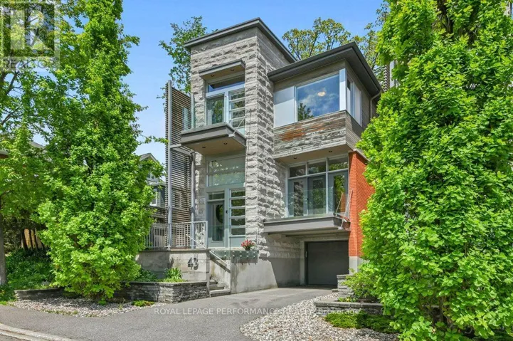 43 WILLARD STREET, Ottawa, Ontario K1S1T6