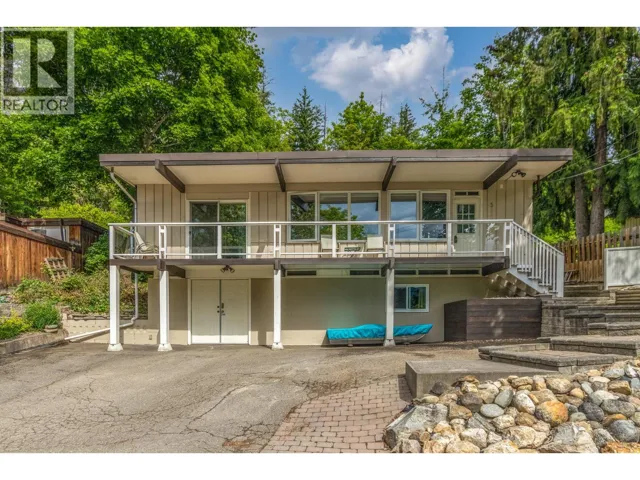 590 8 Street SE, Salmon Arm, British Columbia V1E4J8