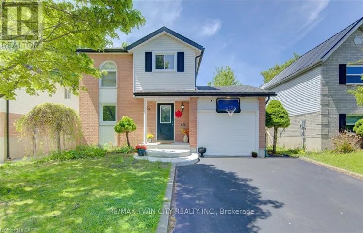 32 ENFIELD DRIVE, Cambridge, Ontario N1P1A5