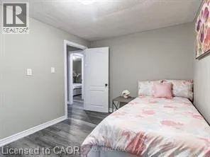 15 SPIERS Crescent, Cambridge, Ontario N1R1B3