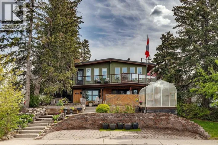3232 15 Street NW, Calgary, Alberta T2L0R1