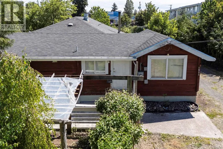 1621 Redwood St, Campbell River, British Columbia V9W3K7