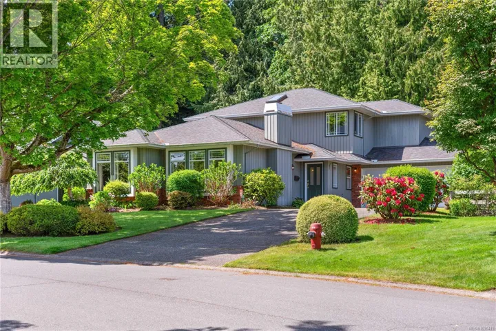 5208 Harold Green, Saanich, British Columbia V8Y3E5