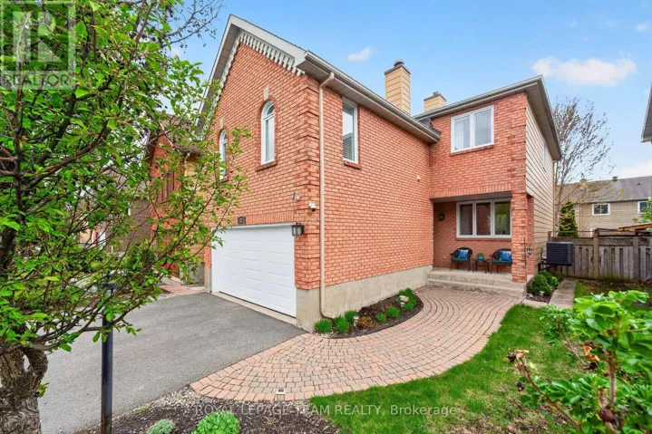 27 INWOOD DRIVE, Ottawa, Ontario K2M1Z5