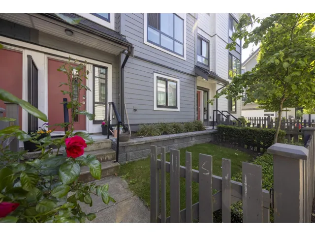 13 16760 25 AVENUE, Surrey, British Columbia V3Z0W4