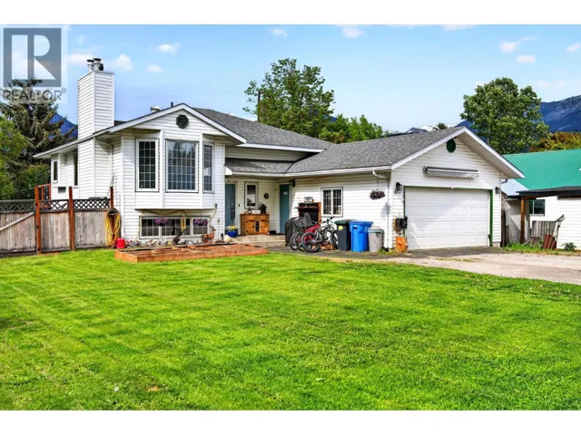 517 12th Street S, Golden, British Columbia V0A1H0