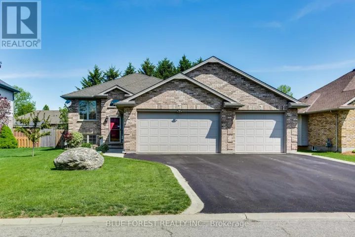 116 WOODVALE DRIVE, Thames Centre (Dorchester), Ontario N0L1G3